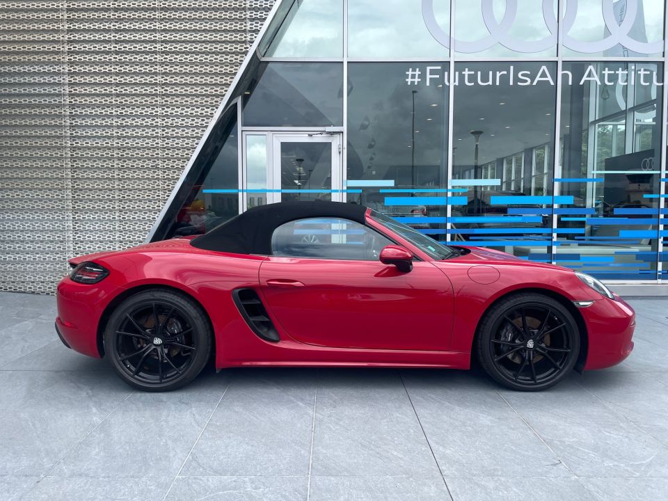 voiture occasion PORSCHE - 718